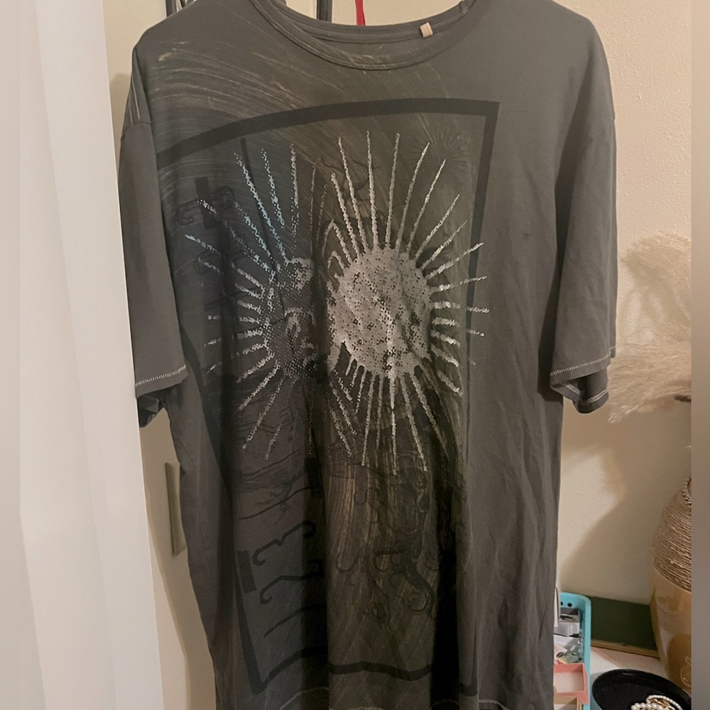 Woman’s Guess short sleeve top plus size XXL